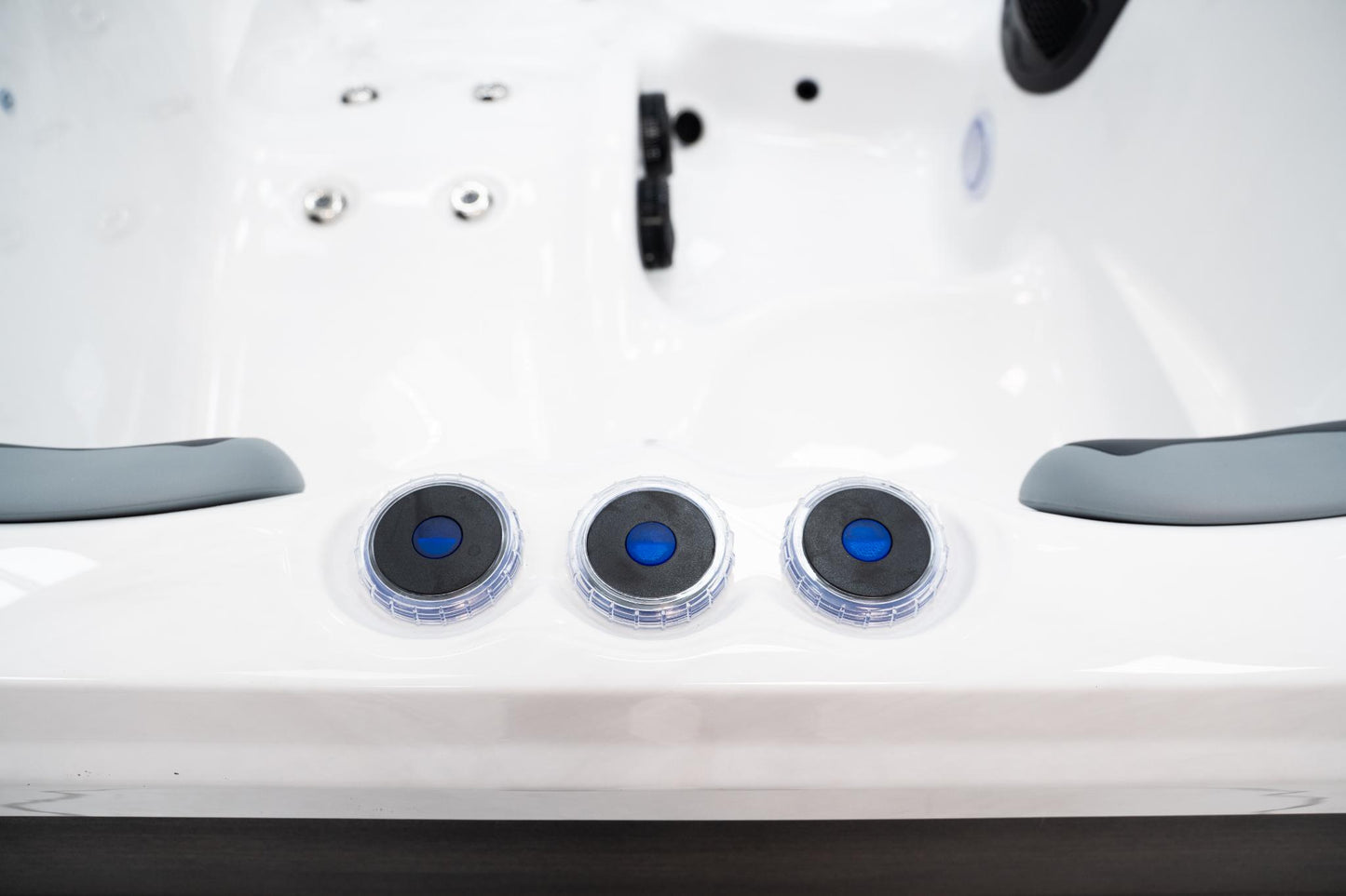 Superior Wellness 3 Person Hot Tub- Essence - Everything Wellness
