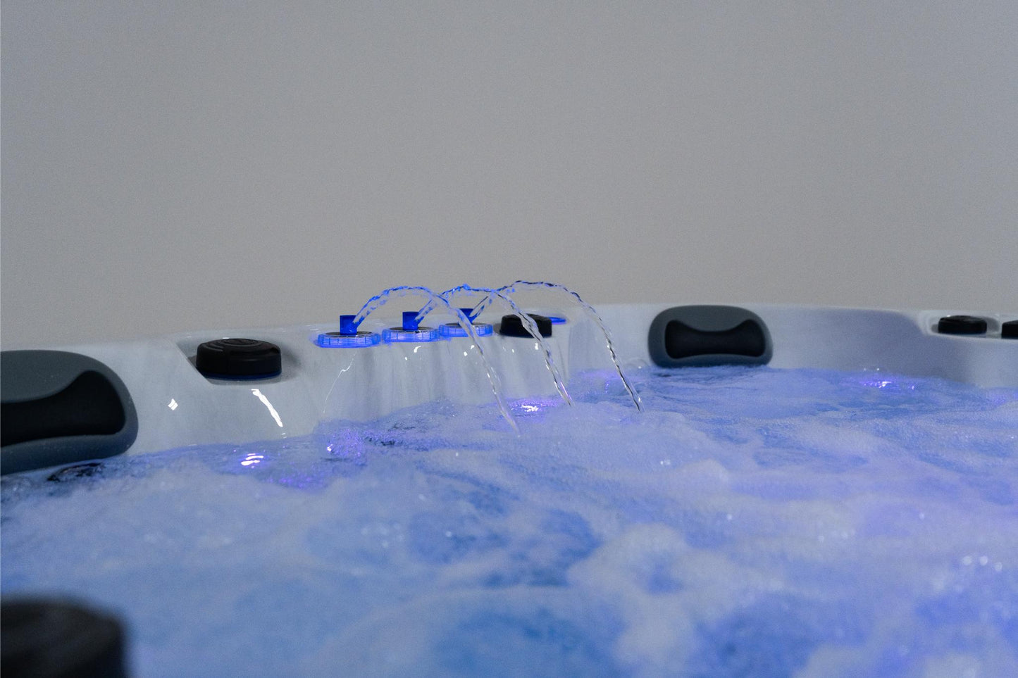 Superior Wellness 5 Seater Hot Tub- Luna - Everything Wellness