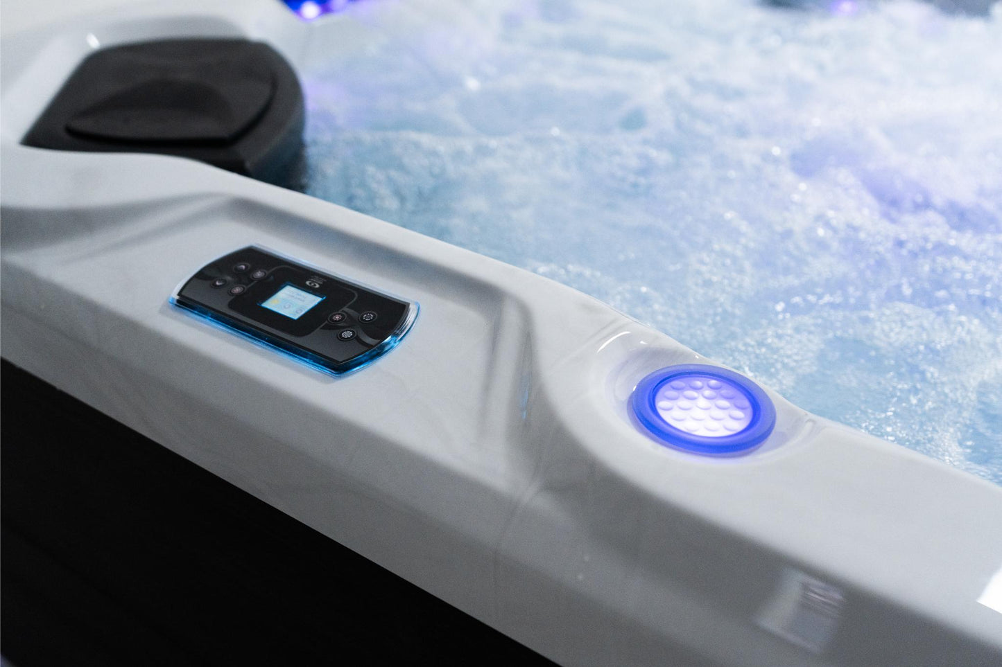 Superior Wellness 5 Seater Hot Tub- Luna - Everything Wellness