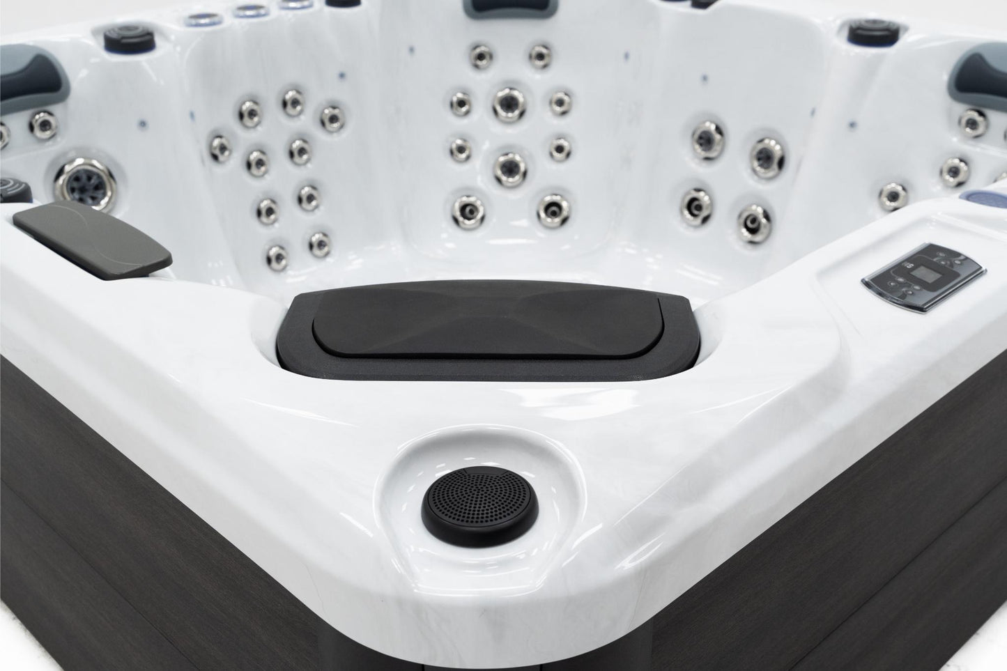 Superior Wellness 5 Seater Hot Tub- Luna - Everything Wellness
