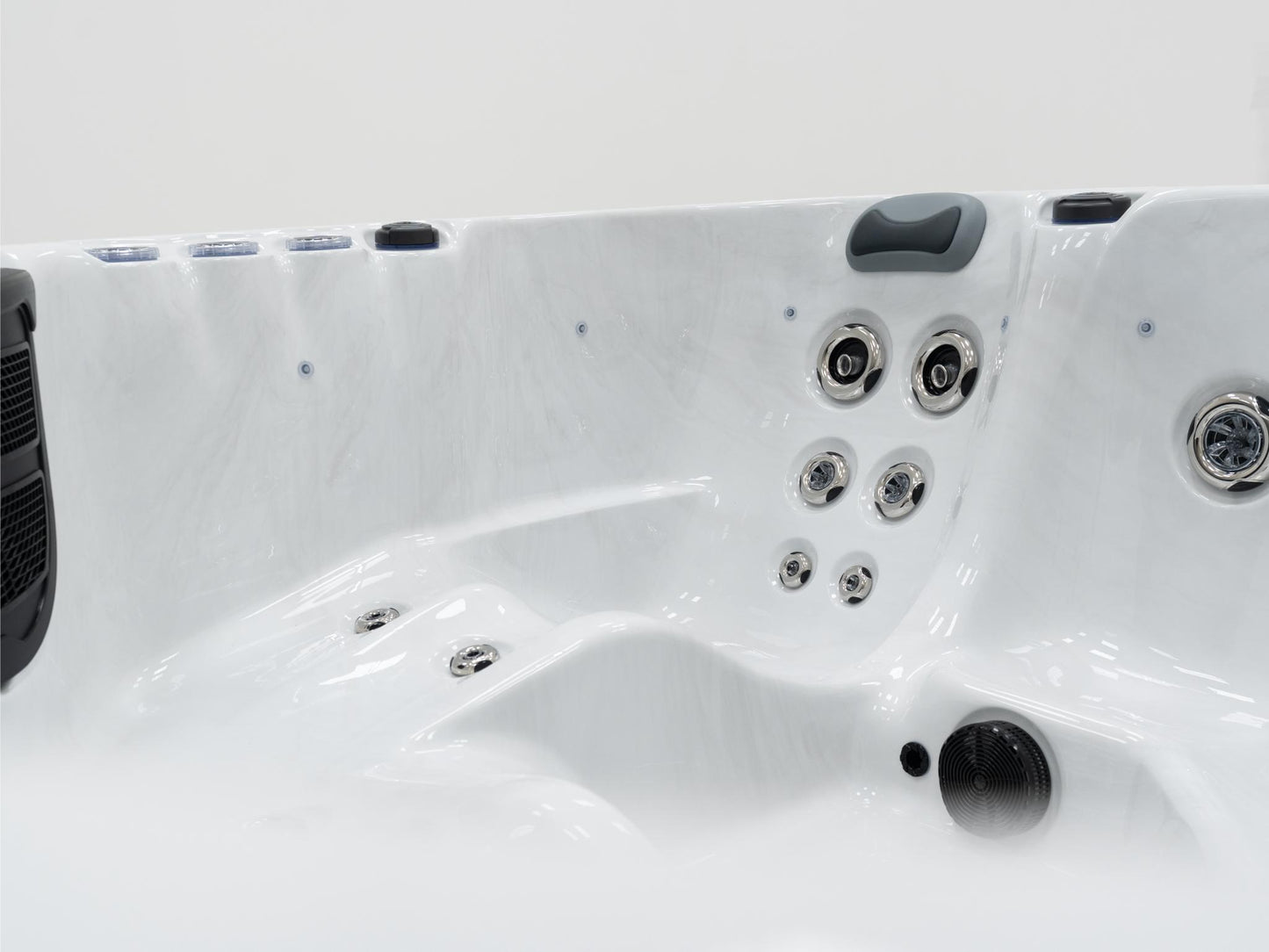Superior Wellness 5 Seater Hot Tub- Tranquil - Everything Wellness