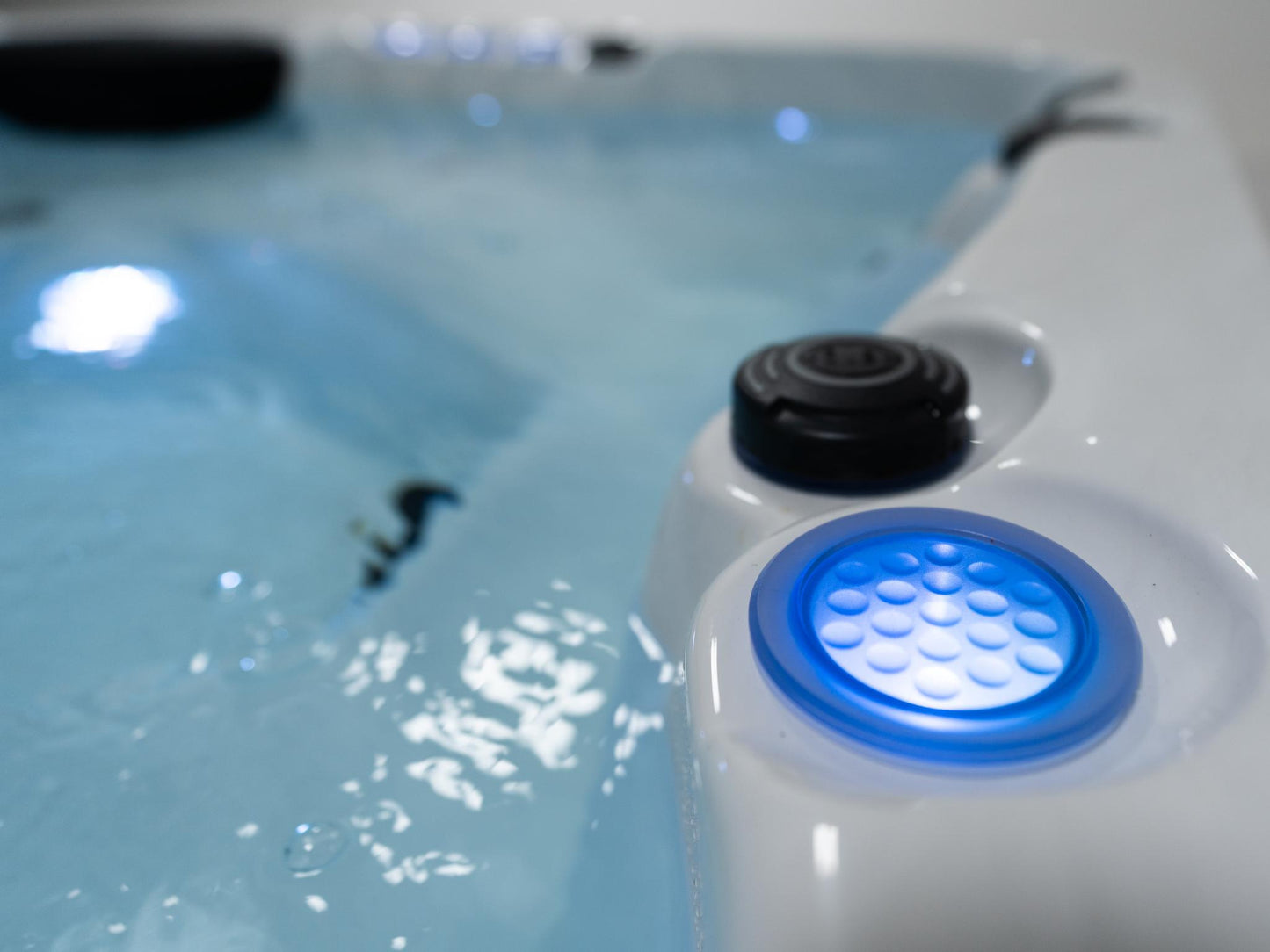 Superior Wellness 5 Seater Hot Tub- Tranquil - Everything Wellness
