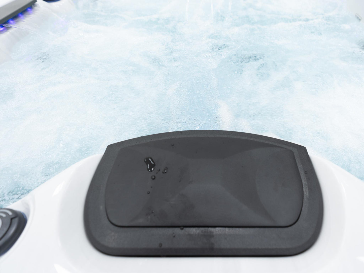 Superior Wellness 7 Seater Hot Tub- Eclipse - Everything Wellness