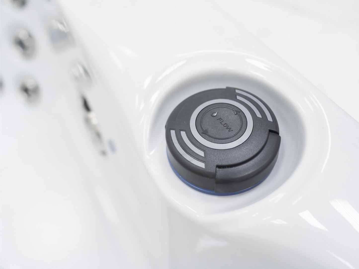 Superior Wellness 7 Seater Hot Tub- Eclipse - Everything Wellness