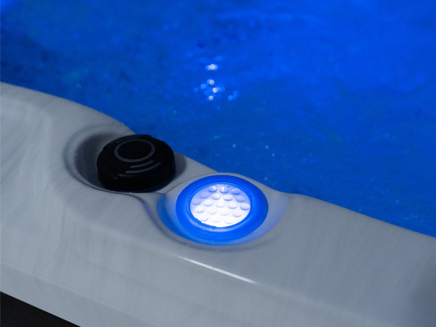 Superior Wellness 5 Seater Hot Tub- Serene - Everything Wellness