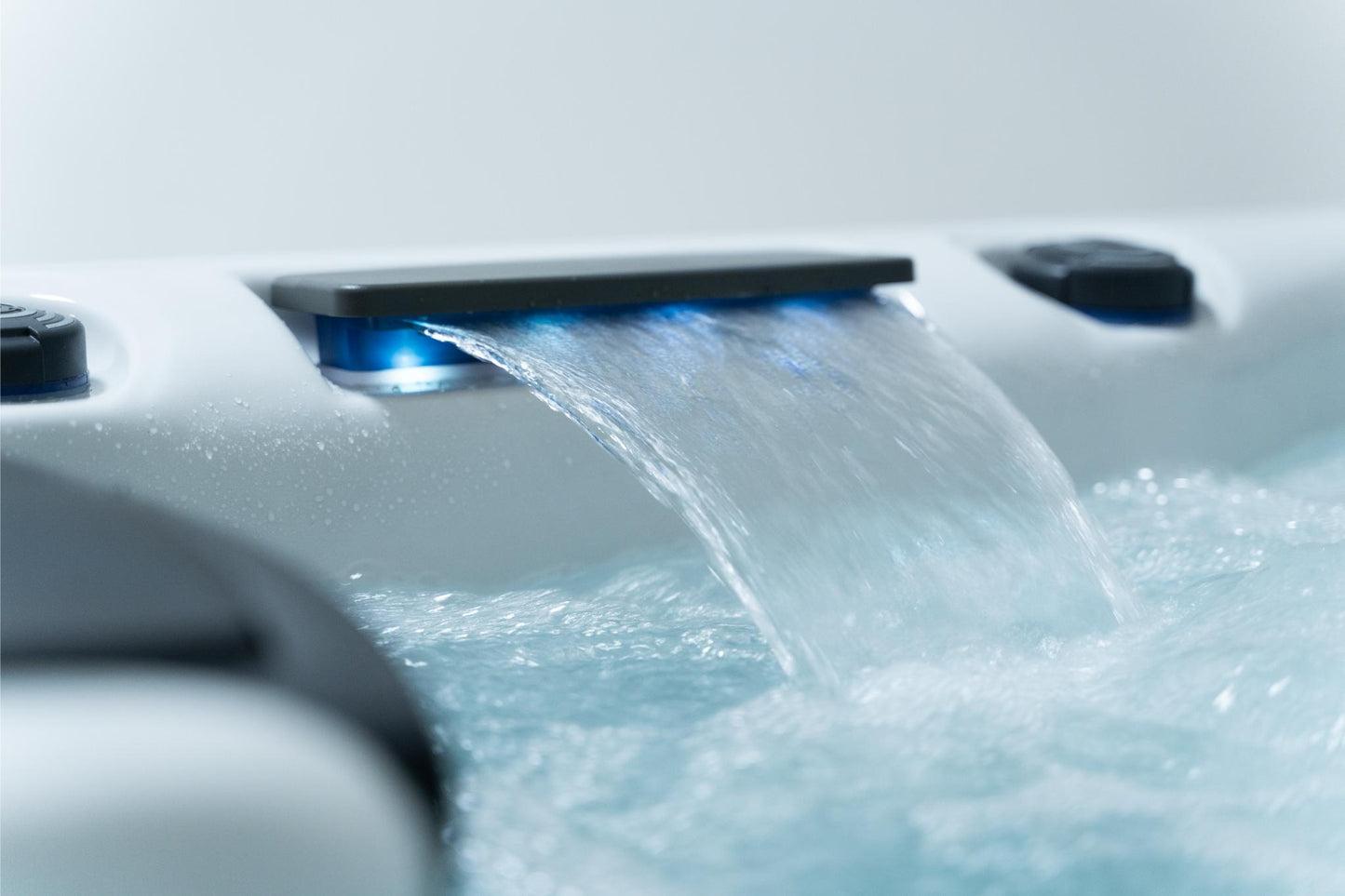 Superior Wellness 5 Seater Hot Tub- Aurora - Everything Wellness