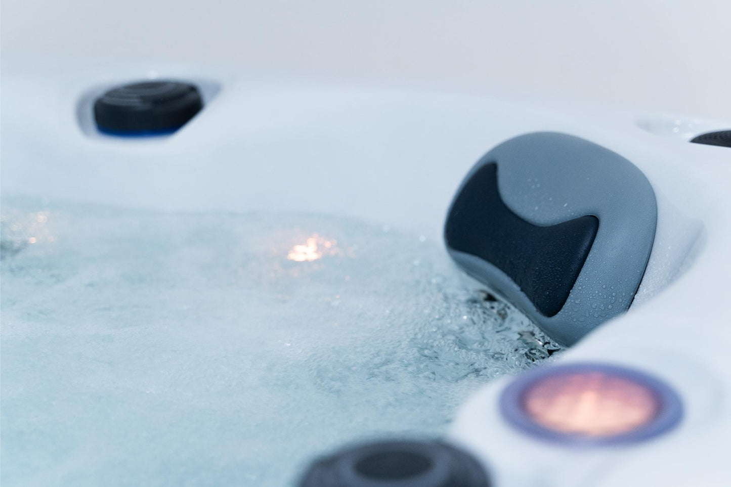 Superior Wellness 5 Seater Hot Tub- Aurora - Everything Wellness