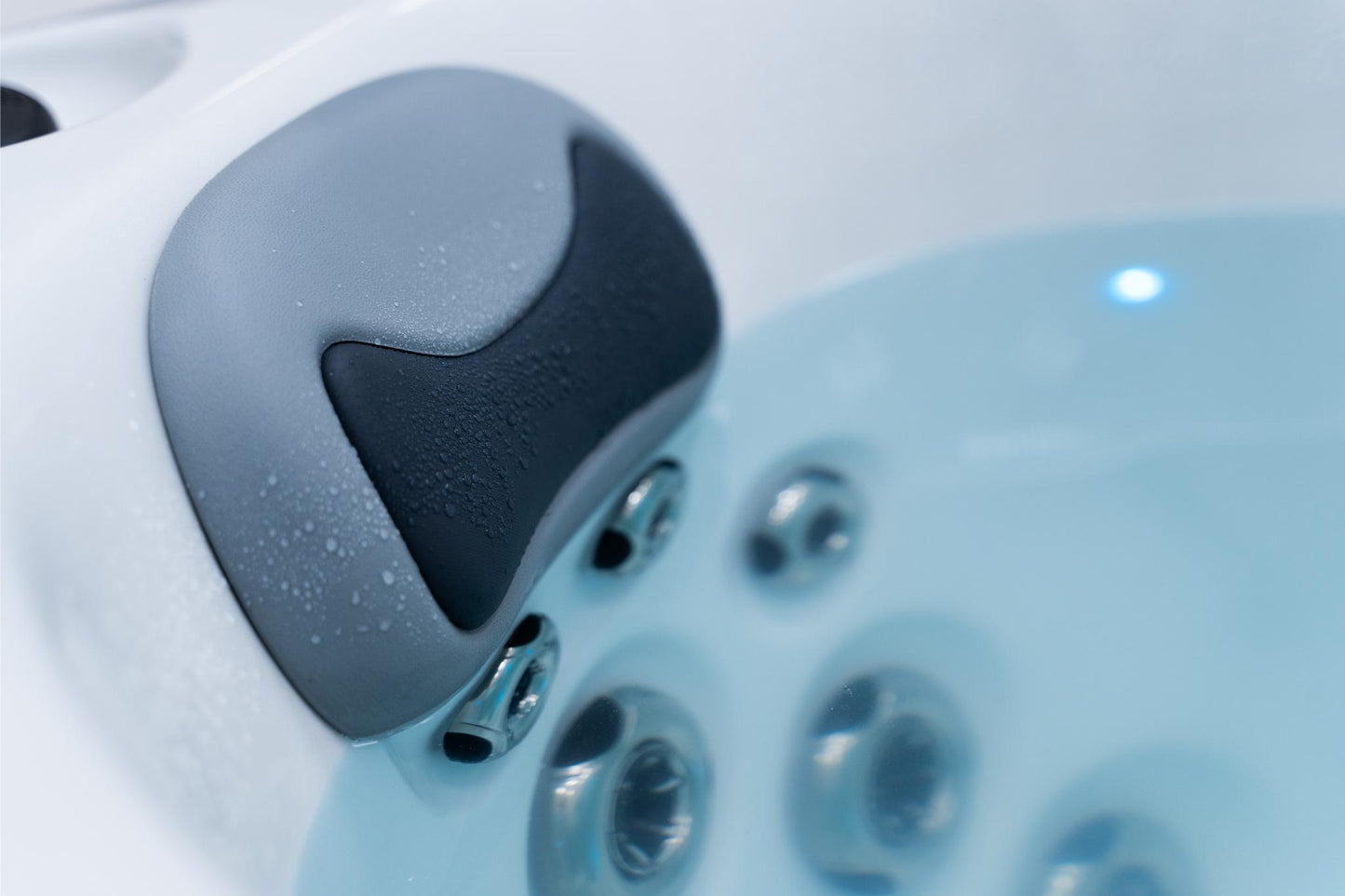 Superior Wellness 5 Seater Hot Tub- Aurora - Everything Wellness