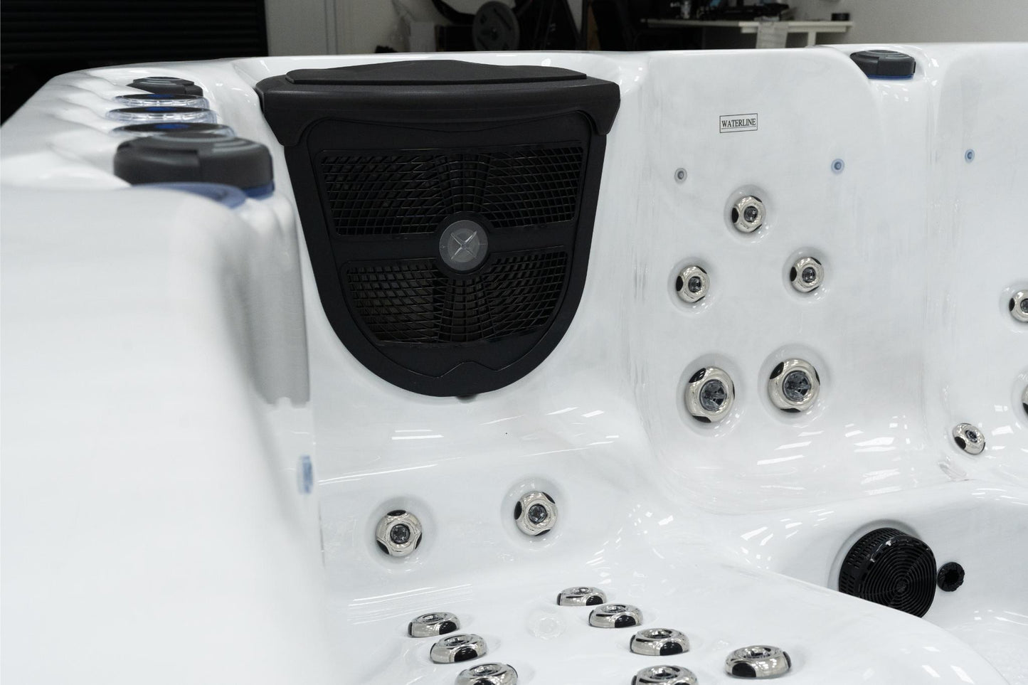 Superior Wellness 6 Seater Hot Tub- Zenith - Everything Wellness