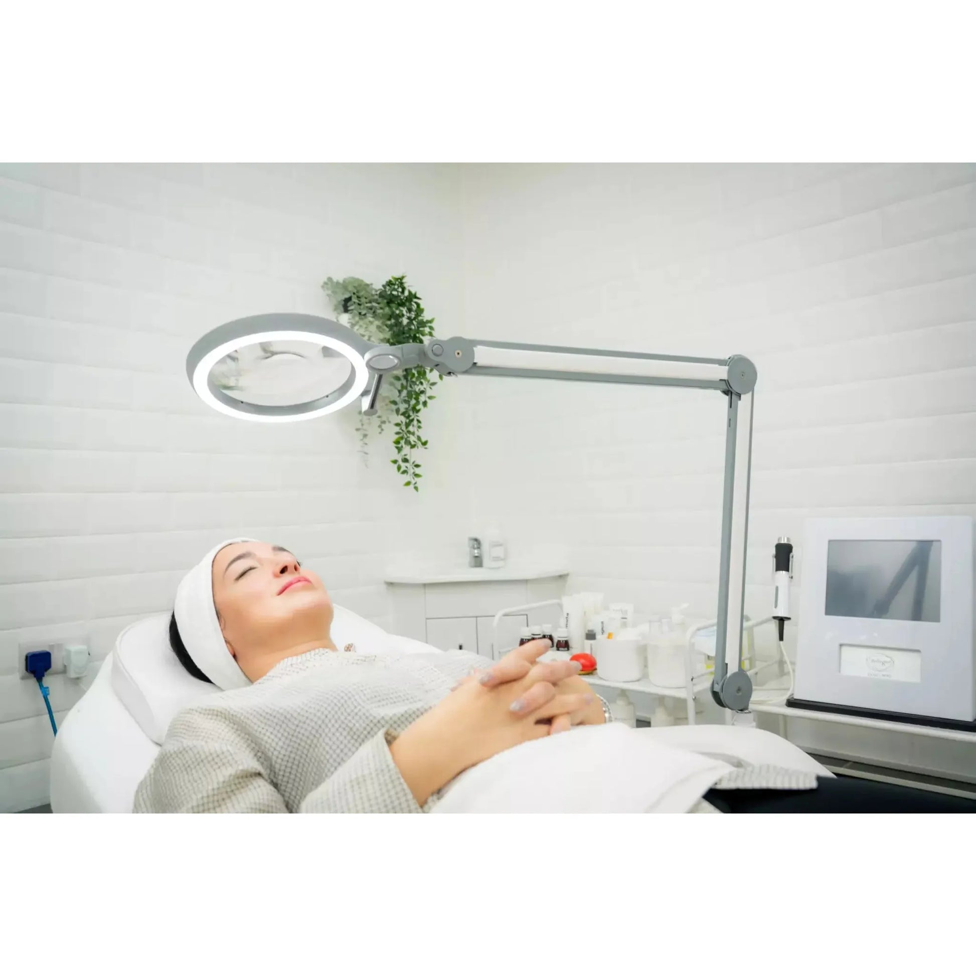 Daylight IQ Magnifier - Everything Wellness