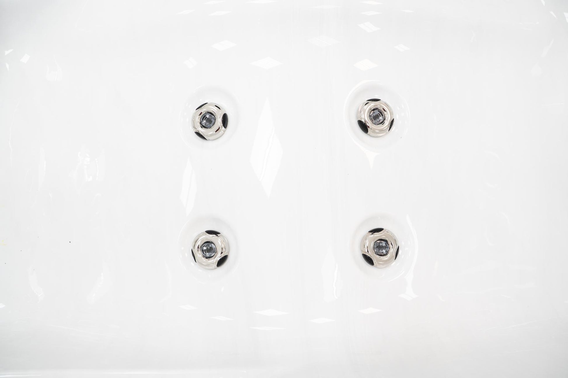 Superior Wellness 3 Person Hot Tub- Essence - Everything Wellness