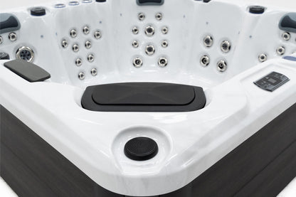 Superior Wellness 5 Seater Hot Tub- Luna - Everything Wellness