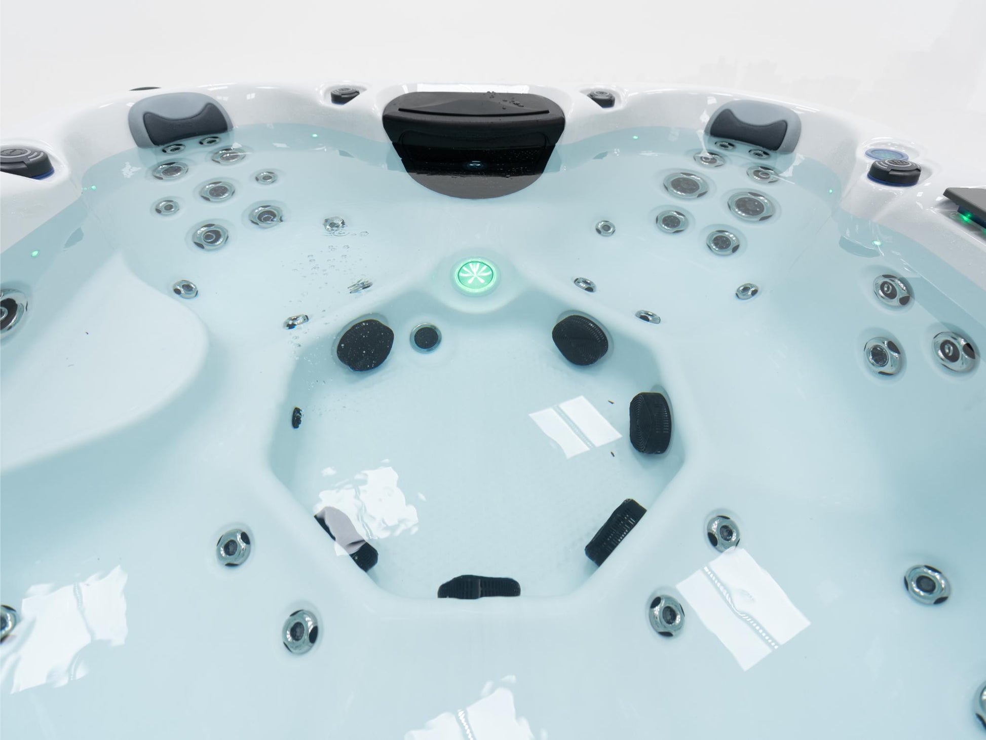 Superior Wellness 7 Seater Hot Tub- Eclipse - Everything Wellness