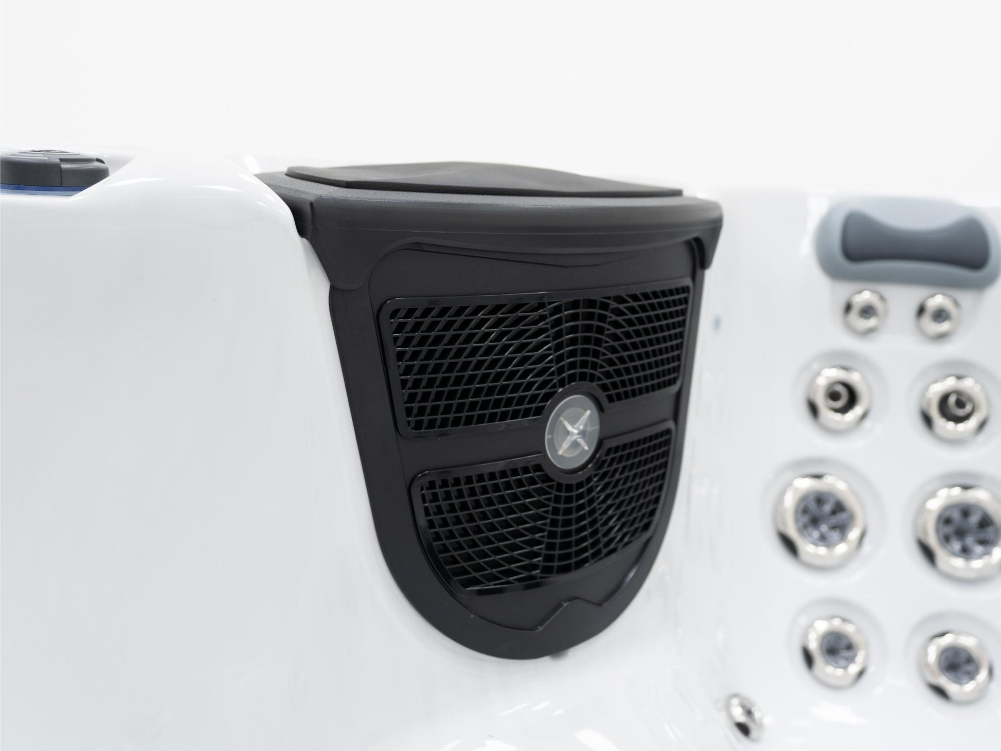 Superior Wellness 7 Seater Hot Tub- Eclipse - Everything Wellness