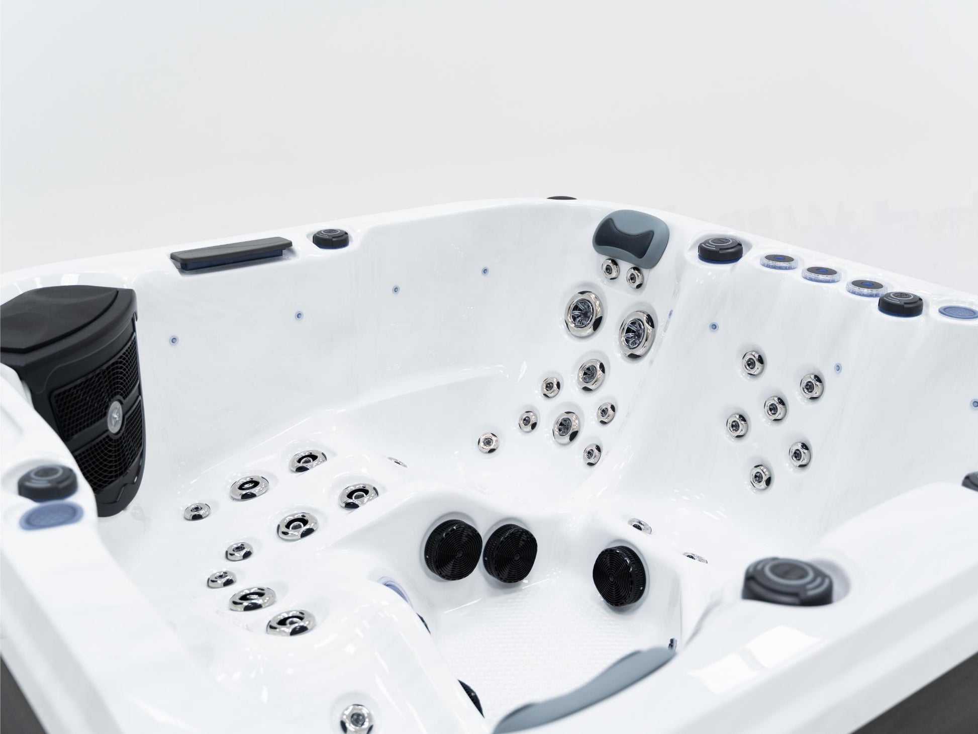 Superior Wellness 5 Seater Hot Tub- Serene - Everything Wellness